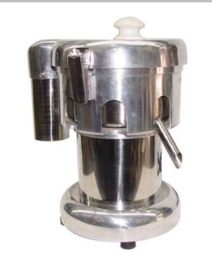 Universal Stainless Steel 1.0hp Heavy Duty Commercial Fruit and Vegetable Juicer