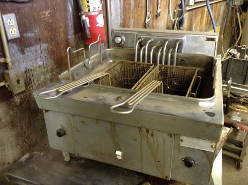 30lb Electric Deep Fryer - AS IS - working condition
