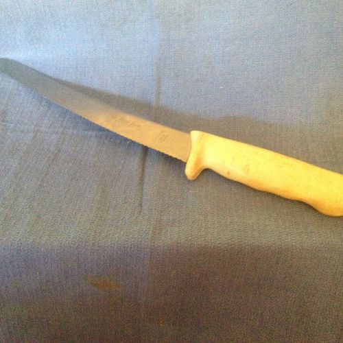 Dexter Russell - S147-10SC - Sani-Safe - 10&#039; Scalloped Bread Knife - USED