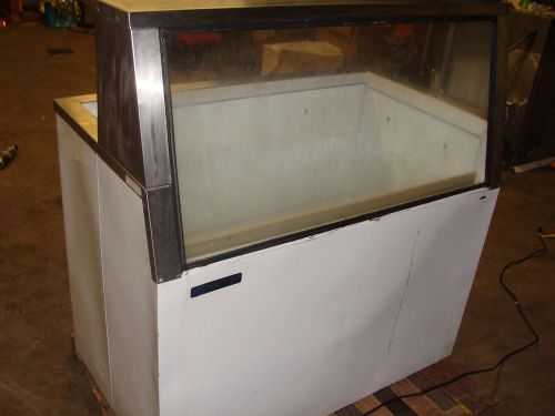 &#034; master bilt &#034; lighted low boy style easy view ice cream display freezer for sale