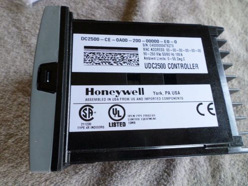 NEW  HONEYWELL DC2500-EE-0L00-200-10000- TEMPERATURE CONTROLLER