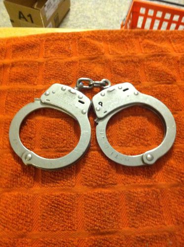 Smith &amp; Wesson M-103 Stainless Steel Handcuffs With 1 Key S &amp; W Police