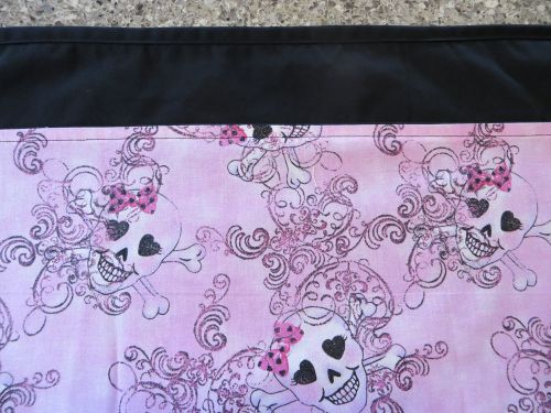 Pink Skulls with Bows 3 Pocket/Waist/Waitress apron
