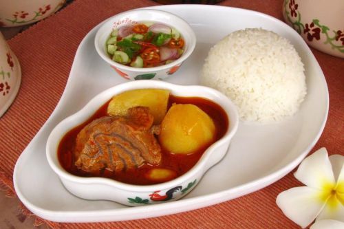 Thai Recipe , Masmun Nuea Or Pepper Soup with Beef