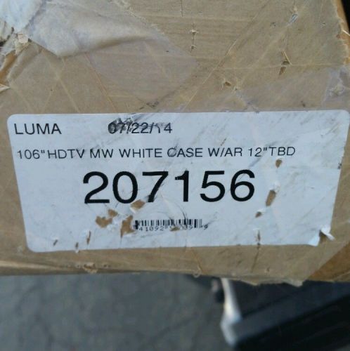 Luma Projector Screen 106&#034; HDTV NEW!