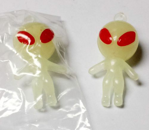 12 PCS Glow in the Dark Mini Alien Figure Birthday Party Favours Pinata Game gld