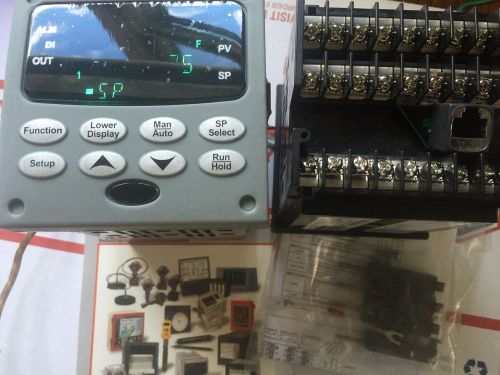Honeywell DC3200-EE-300R-140-10000-E0-0 Universal Digital Controller New-Other