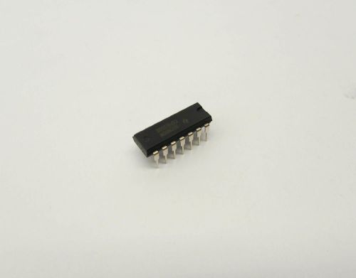 Texas Instruments CD4030BE 14 Pin Integrated Circuit