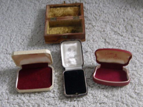 4 VINTAGE JEWELLERY DISPLAY BOXES inc STRATTON, WOOD + LEATHER COVERED