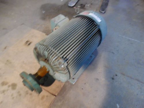 US 30HP HIGH EFFICIENCY MOTOR FR:286T #79903 230/460V PH:3 RPM:1765 USED