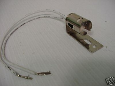 Merco Display Warmer Display Lamp Socket Ships on the Same Day of the Purchase