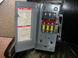 SQUARE D H361 ENCLOSED HEAVY DUTY DISCONNECT SWITCH WITH FUSES SERIES E2