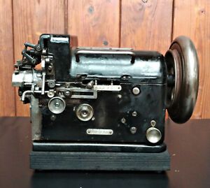 Willcox &amp; Gibbs BOX hand stitch hat machine