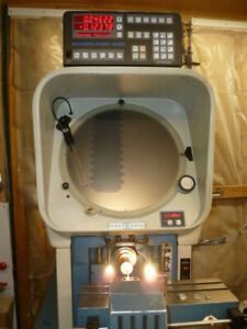 DELTRONIC DH14 OPTICAL COMPARATOR with QUADRACHEK 2000M DRO