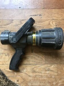 AKRON ASSAULT NOZZLE AUTOMATIC 100 PSI MAX 200 GPM  1-1/2&#034; (Brand New)