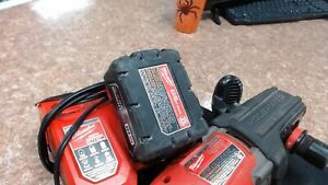 Milwaukee 2708-20 M18 18V FUEL Hole Hawg Right Angle Drill with battery and char