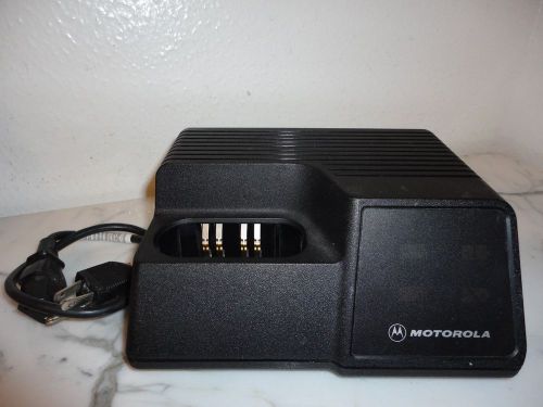 Motorola Battery Charger NTN4734A Sabre and Astro Rapid Desk Charger