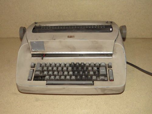 ^^ VINTAGE IBM SELECTRIC TYPEWRITER -BEIGE -  (SE7)