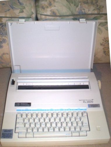 SMITH CORONA XL2500 5A TYPEWRITER WORD PROCESSOR