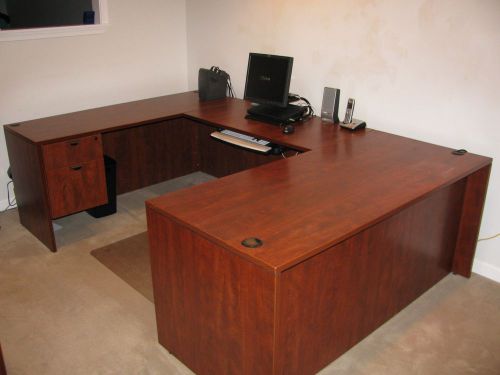 Desk, Office (plus credenza &amp; bridge)