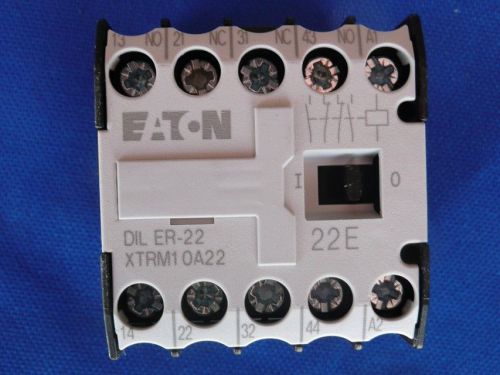 NEW EATON  XTRM10A22A mini control relay