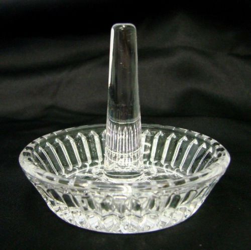 Sombrero Ring Holder Clear Ribbed Lead Crystal Glass Jewelry Flower Petals New