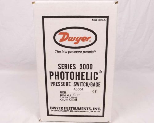 Dwyer Photohelic Pressure Switch/Gage Series 3000 Model A3004 NEW