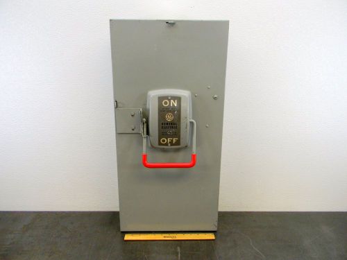 SQUARE D ELECTRIC TH4324 MDL-1 HEAVY DUTY SAFETY SWITCH DISCONNECT 200 AMP 001