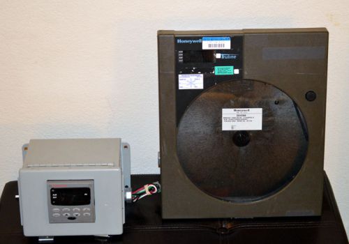 Set Honeywell DR4500 Truline 12” Circular Chart Recorder W/ UDC2500 Control box
