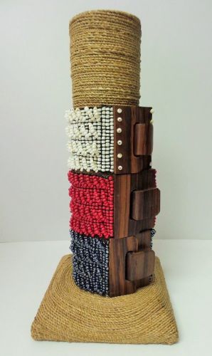 Handmade Natural Sea Grass Bracelet Display