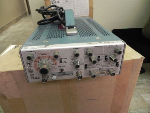 TEKTRONIX 2101 PULSE GENERATOR  2.5 Hz to 25 MHz