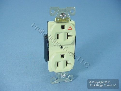 New Cooper Industrial Ivory ISOLATED Ground Duplex Outlet Receptacle 20A IG5362V