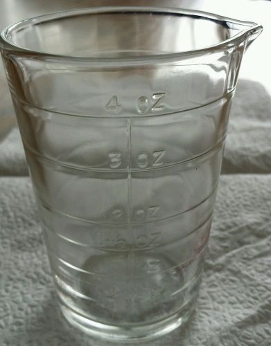 Vintage Pharmacy Laboratory Darkroom Measuring Beaker Glass Spout 4 Oz. 1/2 Cup