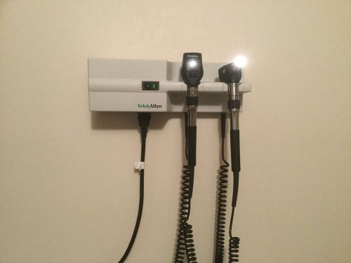 Welch Allyn Wall Diagnostic Unit With Otoscope, Opthalmoscope and Exam Handle