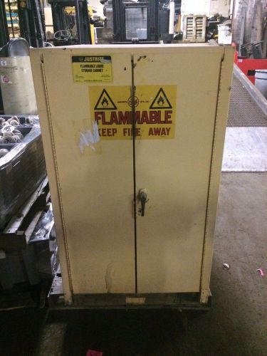 Flammable liquid storage cabinet 55 gal drum 50&#034;t x 30&#034;w x 48&#034;d , hd dbl. door for sale
