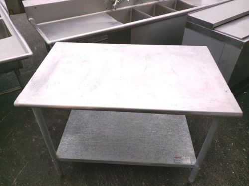 Table / 33x24x35&#034; / stainless Steel With Shelf /