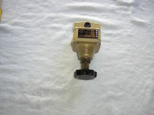 NORGREN11-018-100 AIR PRESSURE REGULATOR, PANEL MOUNT, 150PSIG