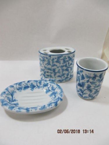 Andrea by Sadek Ceramic Blue White Vanity Set Soap Dishes toothbrush cup