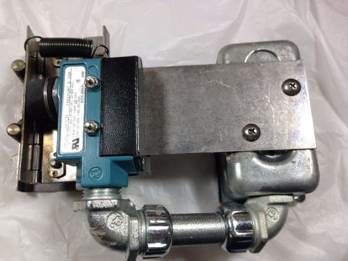Hobart dishwasher conveyor table limit safety switch. ml-138163-z cle cline for sale