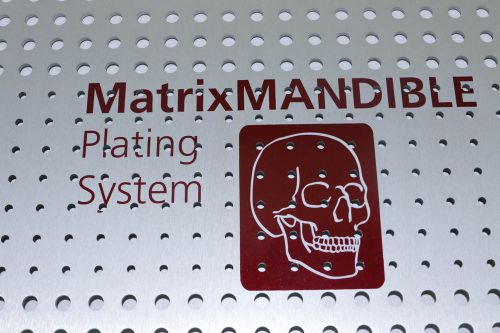 &#034;NEW&#034; Synthes MatrixMANDIBLE Plating System Sterilization &#034;Lid ONLY&#034; 306.703