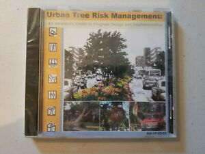 Urban Tree Risk Management CD Arborist Forestry Guidelines NEWSEALED NA-TP-03-03