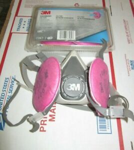 3M 6200 Medium Respirator with 2 opened, and 4 NEW 2091 Filters