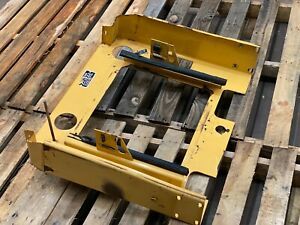 1996 NEW HOLLAND L865 REAR DOOR COVER SHROUD 86533545 86591220