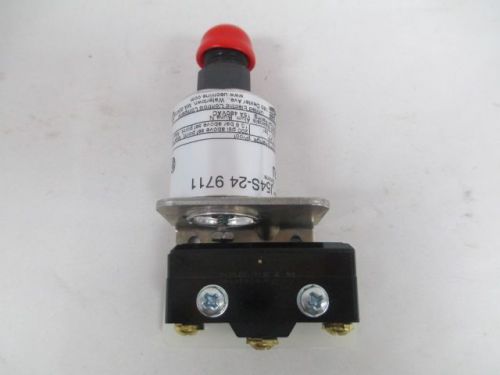 New united electric ue j54s-24-9711 3-30psi pressure switch 480v-ac 15a d213175 for sale