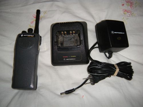 Motorola xts1500 Model 1 UHF lo 380 - 470 mhz bat/ant/charger/clip Checked out