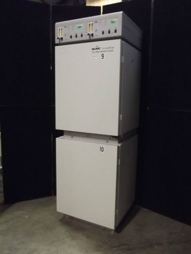 Nuair cf autoflow co2 water-jacketed dual incubator nu-1700 -works, nice unit ah for sale