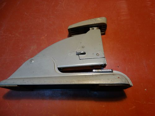 VINTAGE SPEED STAPLER ( SWINGLINE ) 1950&#039;s WITH INSCRIPTION ON TOP - WORKS GREAT