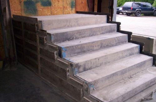 Steel pre-cast forms for making concrete steps