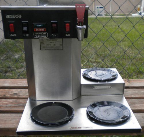 NEWCO ACE-LP COFFEE BREWER WITH 3 WARMERS FOR PARTS OR REPAIR