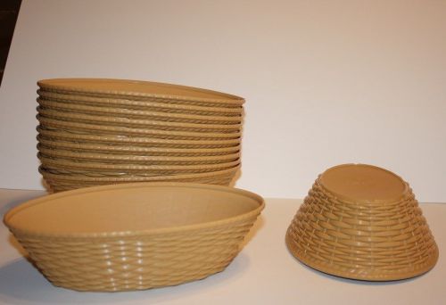 650467 - WeaveWear™ Oval Basket 1.1 qt - Straw dozen